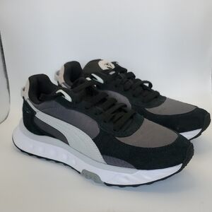 Puma Wild Rider Rollin Sneakers - Size: 6.5C
